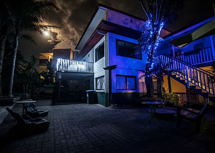 Centabay Lodge And Backpackers